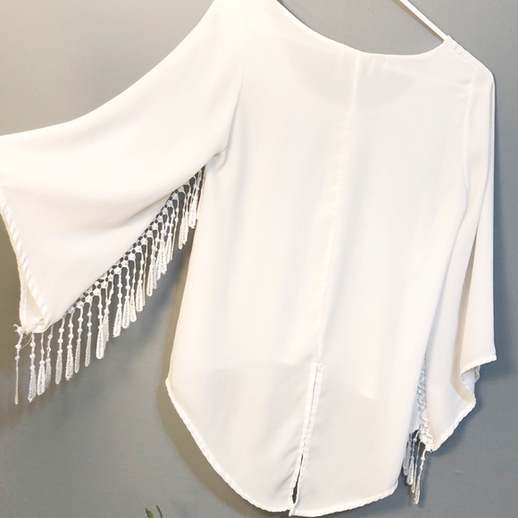 Haute Society Tops - Adorable White blouse
